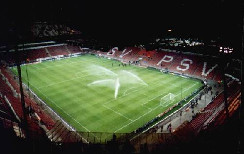 Philips Stadion - Letzte Bewässerung vor dem Spiel