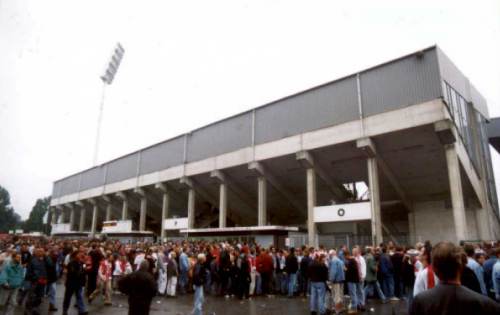 Georg-Melches-Stadion - Auenansicht (Archivbild)
