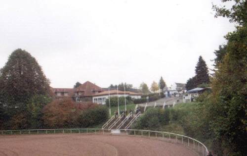 Stadion Oststraße - Eingangsbereich von den Stufen aus gesehen
